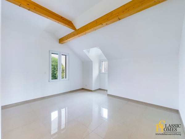 NEUWERTIGES UND KERNSANIERTES MEHRFAMILIENHAUS - BR 4.6% 10