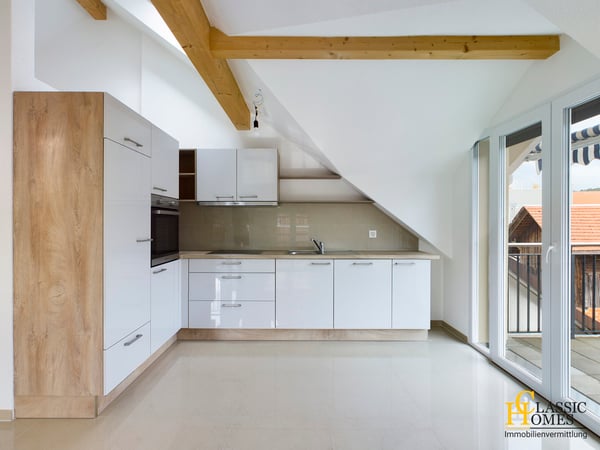 NEUWERTIGES UND KERNSANIERTES MEHRFAMILIENHAUS - BR 4.6% 8