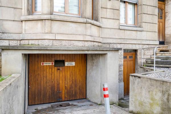 Charmante 1.5-Zimmer-Altbauwohnung mit hohen Decken und Balkon 10