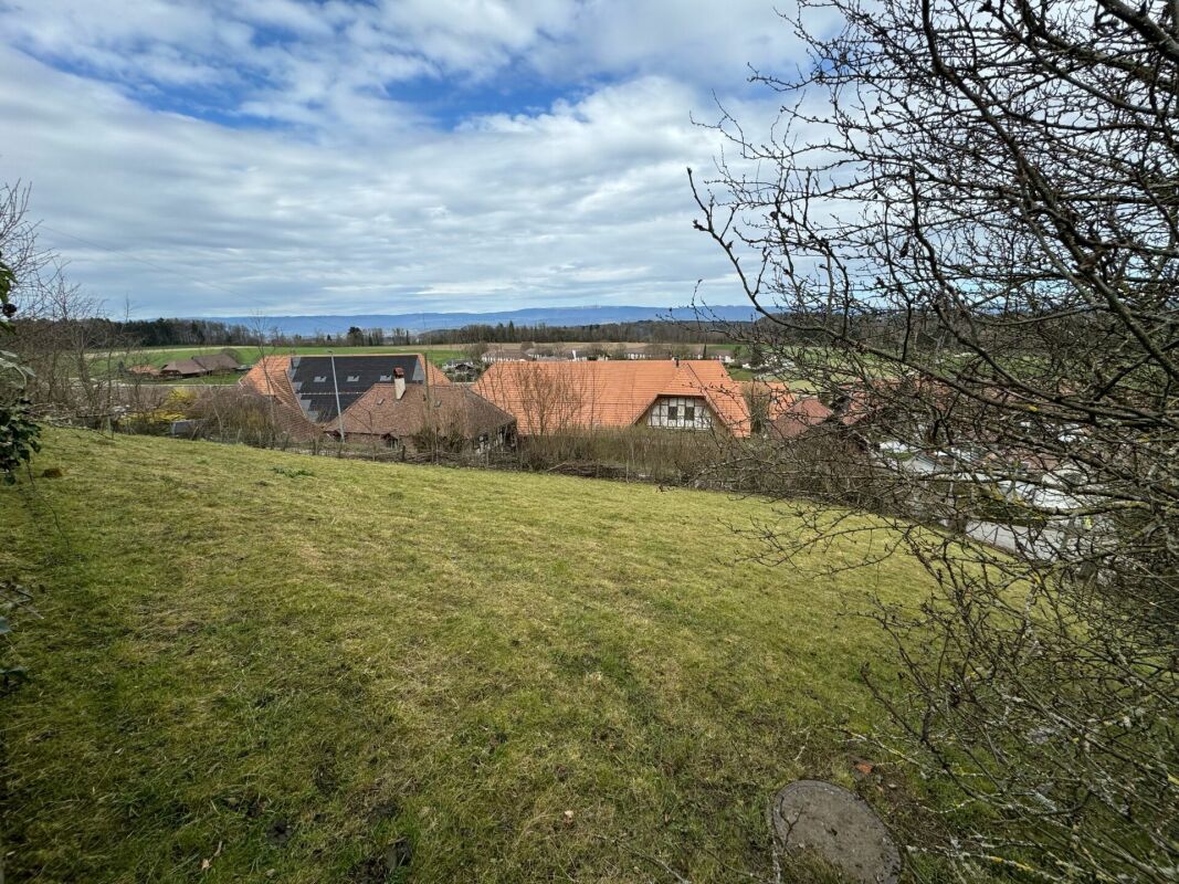 Building land W2 on a slope with a far-reaching view