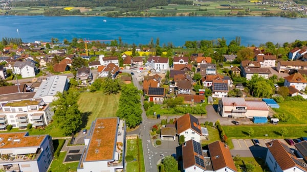 Grosses Einfamilienhaus mit Einliegerwohnung und zusätzliche Bauparzelle(Seesicht) 29