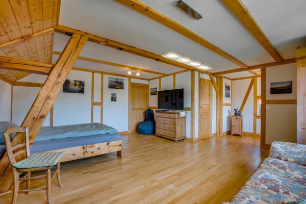 Grosses Einfamilienhaus mit Einliegerwohnung und zusätzliche Bauparzelle(Seesicht) 19