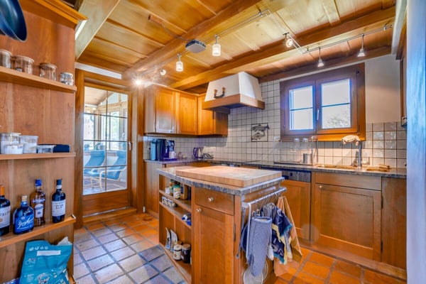 Grosses Einfamilienhaus mit Einliegerwohnung und zusätzliche Bauparzelle(Seesicht) 13