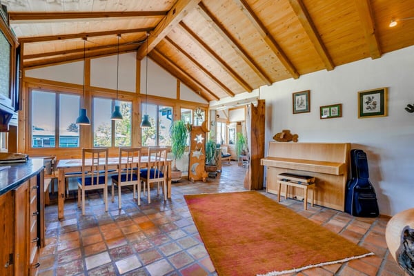 Grosses Einfamilienhaus mit Einliegerwohnung und zusätzliche Bauparzelle(Seesicht) 7