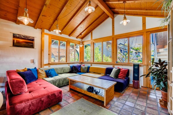 Grosses Einfamilienhaus mit Einliegerwohnung und zusätzliche Bauparzelle(Seesicht) 8