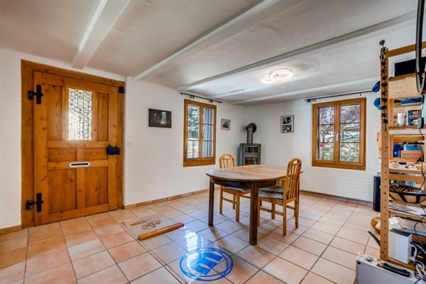 Grosses Einfamilienhaus mit Einliegerwohnung und zusätzliche Bauparzelle(Seesicht) 28