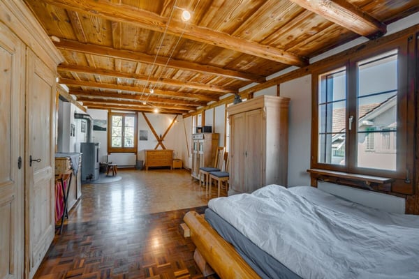 Grosses Einfamilienhaus mit Einliegerwohnung und zusätzliche Bauparzelle(Seesicht) 12