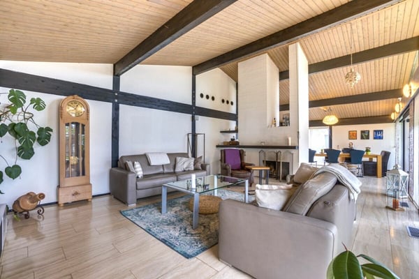 1.5 Zimmer Einfamilienhaus mit sehr grosser Garage 4