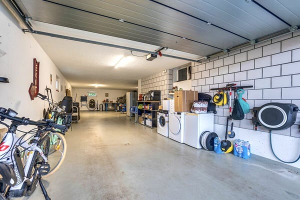 1.5 Zimmer Einfamilienhaus mit sehr grosser Garage 11