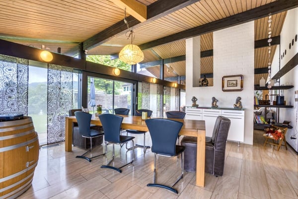 1.5 Zimmer Einfamilienhaus mit sehr grosser Garage 5