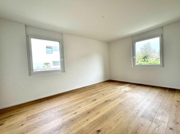 Moderne Gartenwohnung an idyllischer Lage mit sehr grossem Garten 4