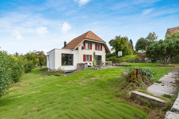 Qualität triftt Komfort-EFH mit Galerie, Anbau&grossem Grundstück 2