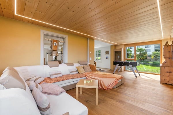 Qualität triftt Komfort-EFH mit Galerie, Anbau&grossem Grundstück 9