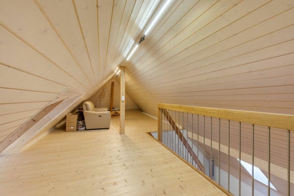 Qualität triftt Komfort-EFH mit Galerie, Anbau&grossem Grundstück 15