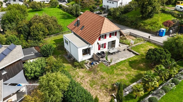 Qualität triftt Komfort-EFH mit Galerie, Anbau&grossem Grundstück 1