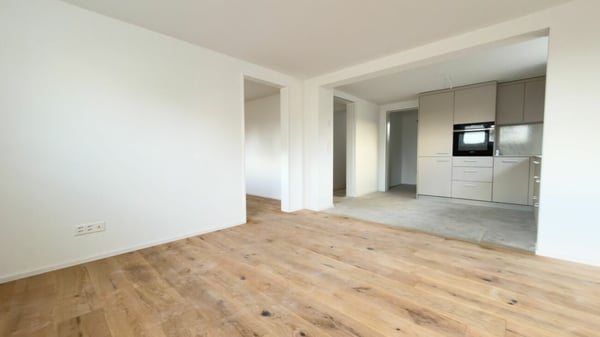 Kernsaniertes MFH mit Baulandreserve an steuergünstigen Gemeinde 12