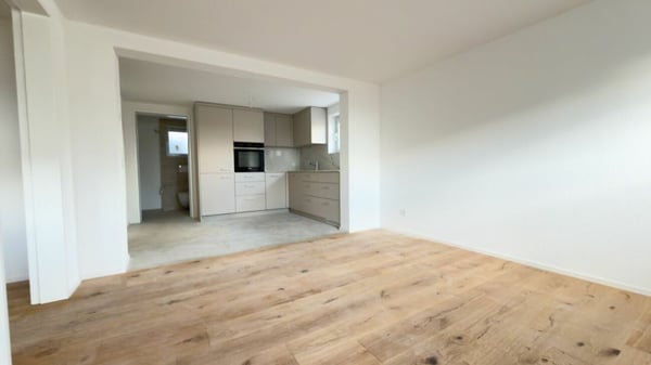 Kernsaniertes MFH mit Baulandreserve an steuergünstigen Gemeinde 15