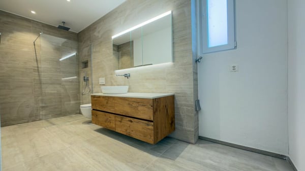 Kernsaniertes MFH mit Baulandreserve an steuergünstigen Gemeinde 4