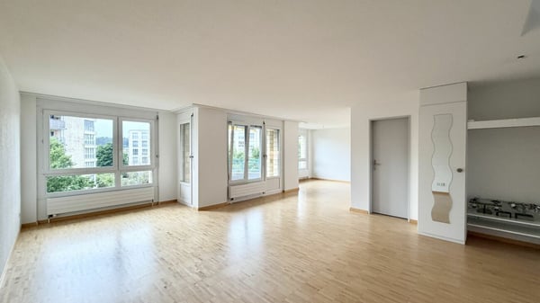 Tolle 3.5 Zi. Maisonette Wohnung mit Alpensicht 2