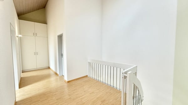 Tolle 3.5 Zi. Maisonette Wohnung mit Alpensicht 6