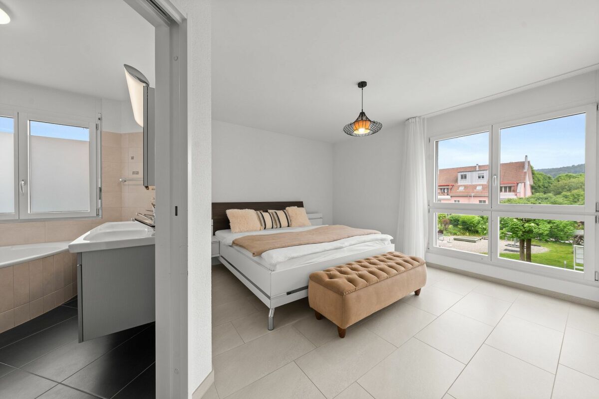 4 1/2 Zimmer- Wohnung im ersten Geschoss