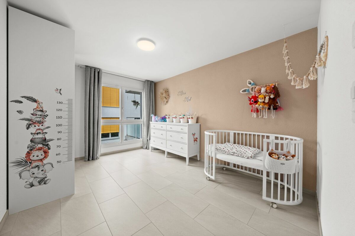 4 1/2 Zimmer- Wohnung im ersten Geschoss