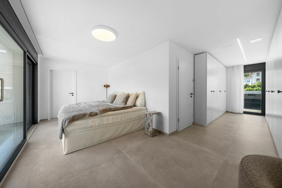 Exklusives Einfamilienhaus mit Pool, Smarthome und luxuriöser Ausstattung
