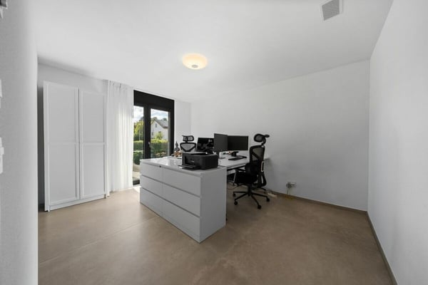 Exklusives Einfamilienhaus mit Pool, Smarthome und luxuriöser Ausstattung 11