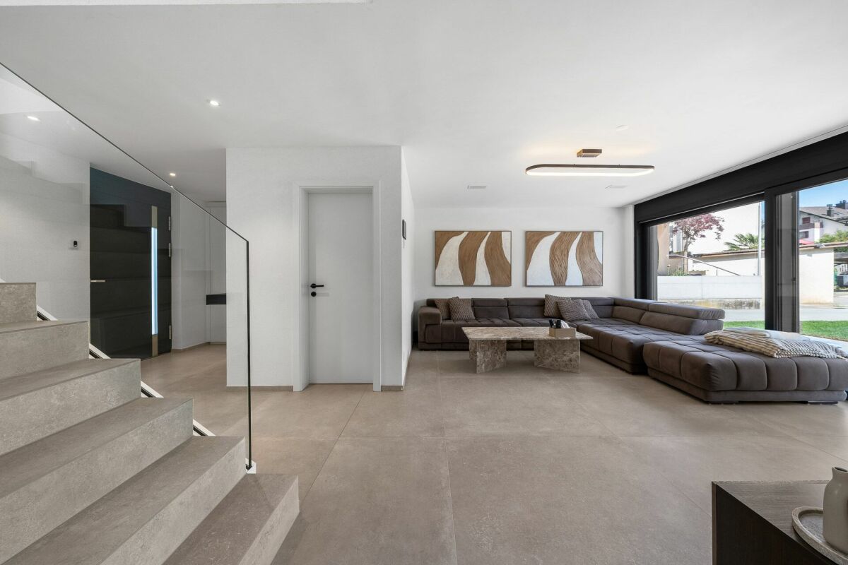 Exklusives Einfamilienhaus mit Pool, Smarthome und luxuriöser Ausstattung