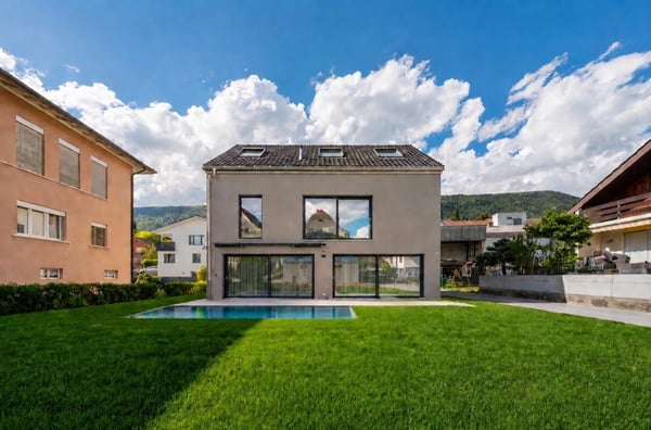 Exklusives Einfamilienhaus mit Pool, Smarthome und luxuriöser Ausstattung 1