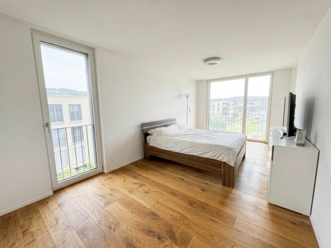 Hochwertige 4.5 Zimmer Wohnung mit grossem Balkon