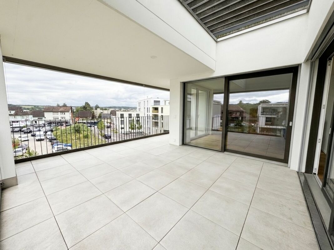 Hochwertige 4.5 Zimmer Wohnung mit grossem Balkon
