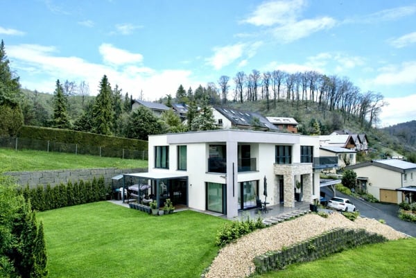 Luxuriöses 7.5 Zimmer Einfamilienhaus mit viel Platz 1