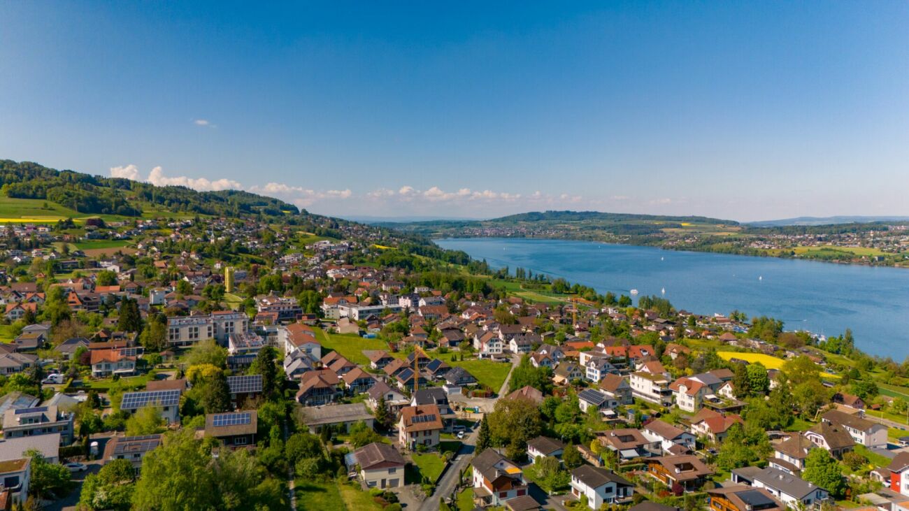 Bauland an guter Lage Wohn- und Gewerbezone mit Seesicht