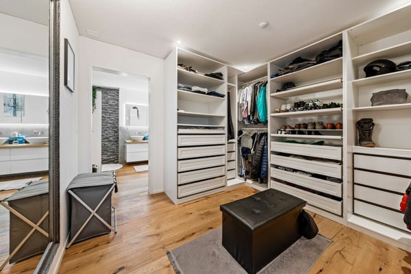 Exklusive 5.5-Zimmer-Attikawohnung mit 152 m² Terrasse & Weitsicht! 17