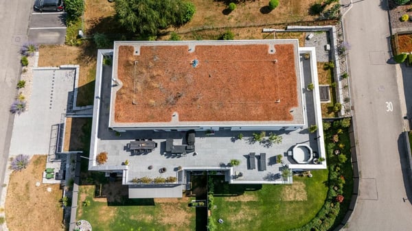 Exklusive 5.5-Zimmer-Attikawohnung mit 152 m² Terrasse & Weitsicht! 25