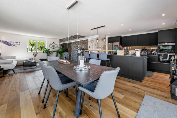 Exklusive 5.5-Zimmer-Attikawohnung mit 152 m² Terrasse & Weitsicht! 9