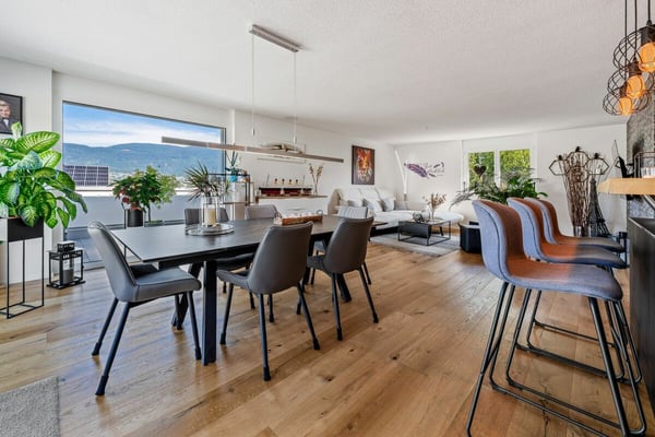 Exklusive 5.5-Zimmer-Attikawohnung mit 152 m² Terrasse & Weitsicht! 6