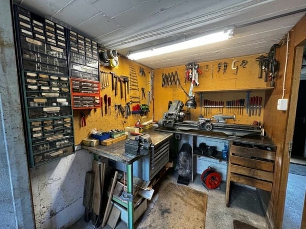 Charmantes Einfamilienhaus am Bach mit Wintergarten und Garage 12