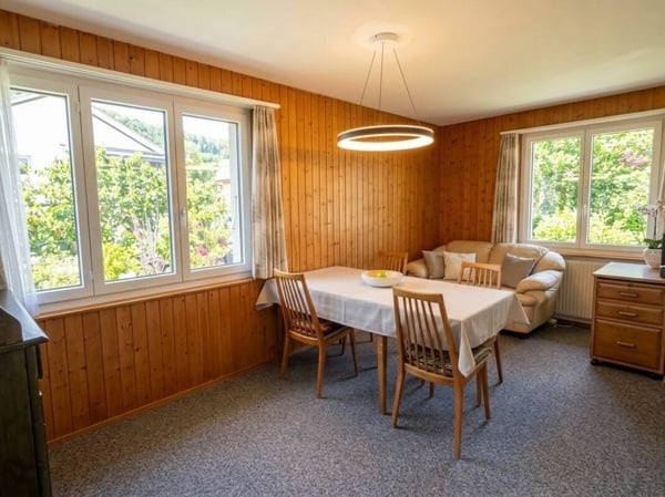 Charmantes Einfamilienhaus am Bach mit Wintergarten und Garage 7