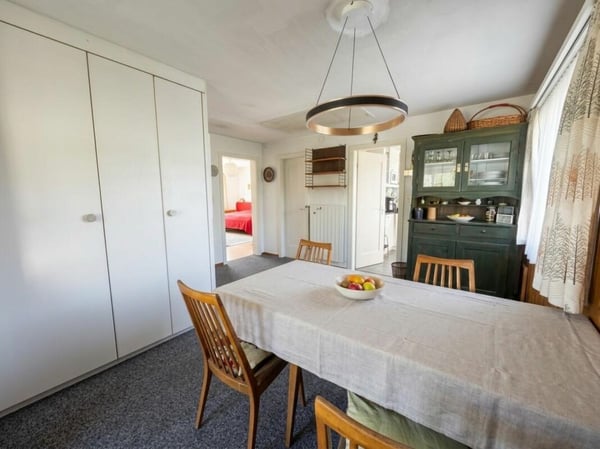 Charmantes Einfamilienhaus am Bach mit Wintergarten und Garage 6