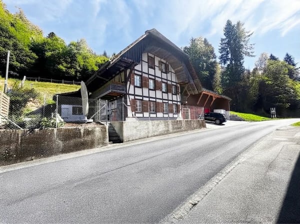Grosszügiges Haus mit hochwertigem Neubau-Anbau und viel Platz für Tierhaltung 16