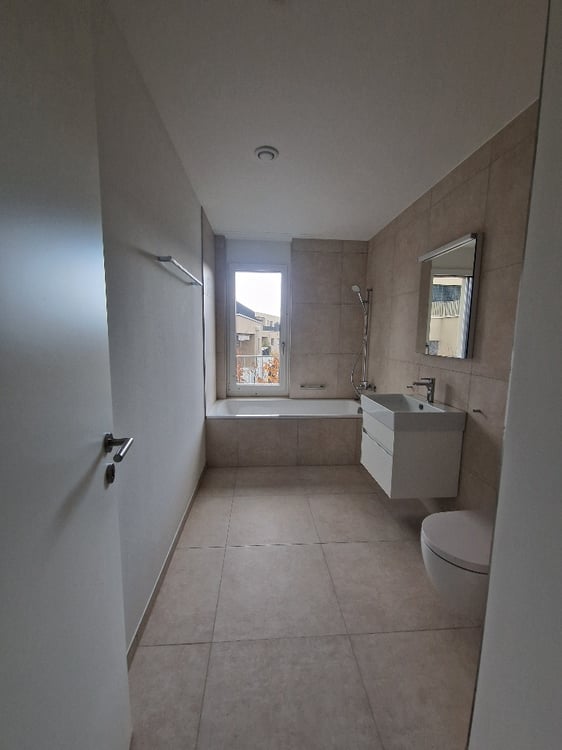 Luxuriöse 1.5 -Zimmerwohnung im OG an der Sonneckstrasse 3 2