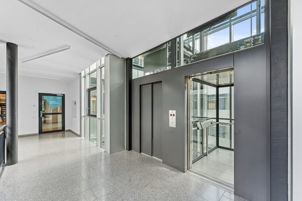 Helle Büro- und Arbeitsräume für höchste Ansprüche ! 5