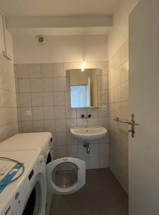 Zentral gelegene Wohnung! 8