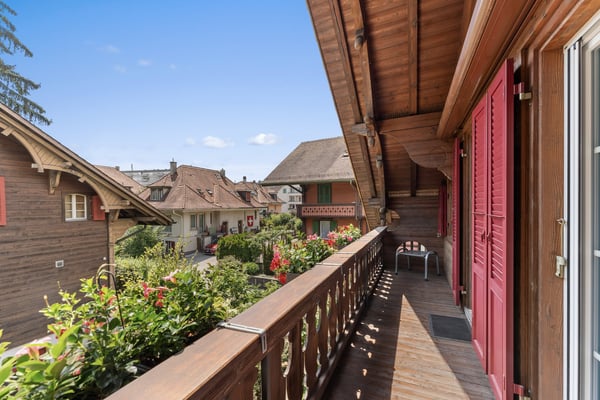 Einfamilienhaus mit Pool und Garage 2