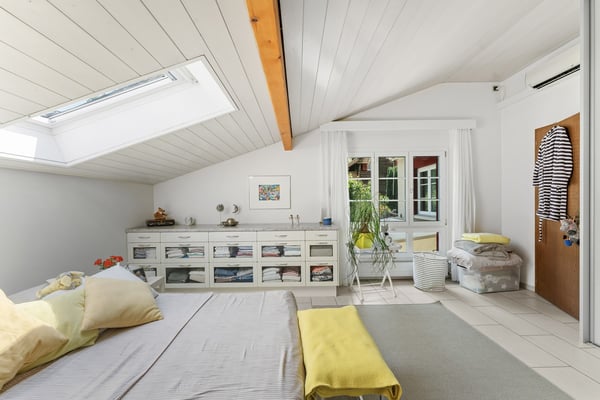 Einfamilienhaus mit Pool und Garage 6