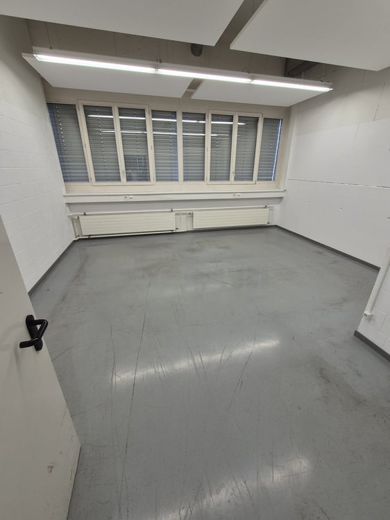 Lagerhalle mit guter Verkehrsanbindung 3