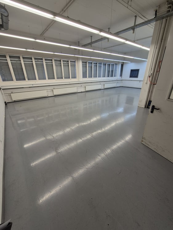 Lagerhalle mit guter Verkehrsanbindung 4