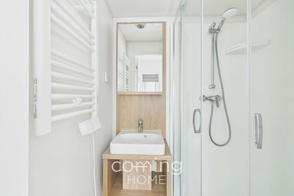 Zukunftsorientiertes Tiny House - nachhaltiges Wohnen in moderner Form 8